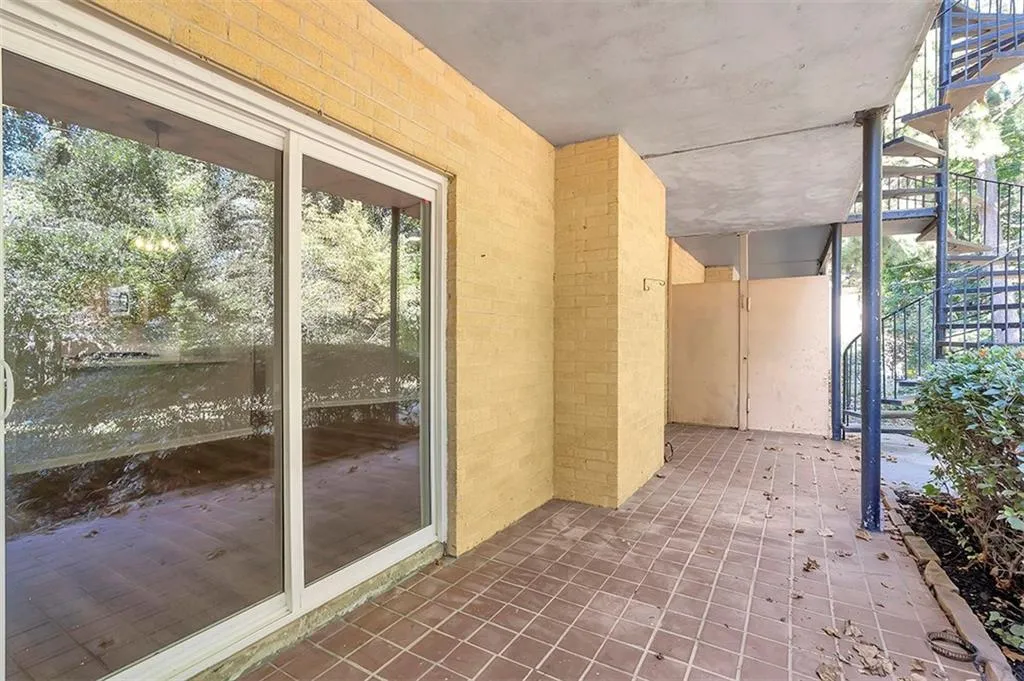 5400 Roswell Road Unit N6, Atlanta, Georgia 30342, 2 Bedrooms Bedrooms, ,2 BathroomsBathrooms,Residential,Sold,5400 Roswell Road Unit N6,7129637