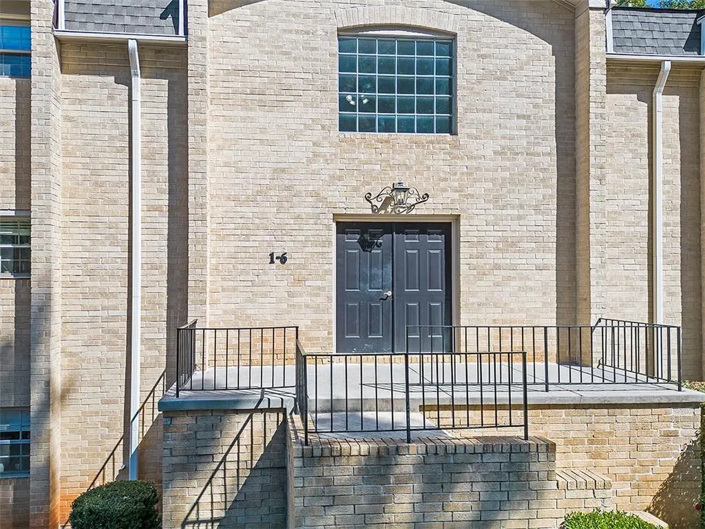 5400 Roswell Road Unit N6, Atlanta, Georgia 30342, 2 Bedrooms Bedrooms, ,2 BathroomsBathrooms,Residential,Sold,5400 Roswell Road Unit N6,7129637