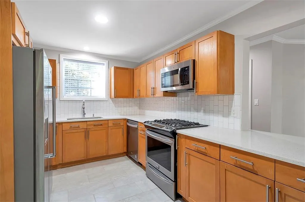 5400 Roswell Road Unit N6, Atlanta, Georgia 30342, 2 Bedrooms Bedrooms, ,2 BathroomsBathrooms,Residential,Sold,5400 Roswell Road Unit N6,7129637