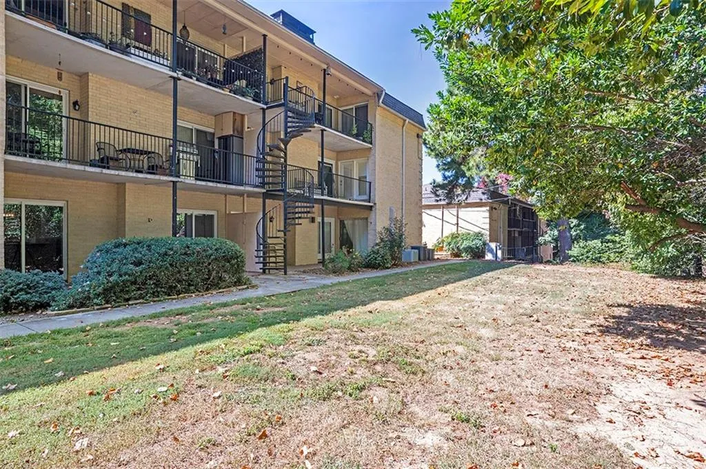 5400 Roswell Road Unit N6, Atlanta, Georgia 30342, 2 Bedrooms Bedrooms, ,2 BathroomsBathrooms,Residential,Sold,5400 Roswell Road Unit N6,7129637