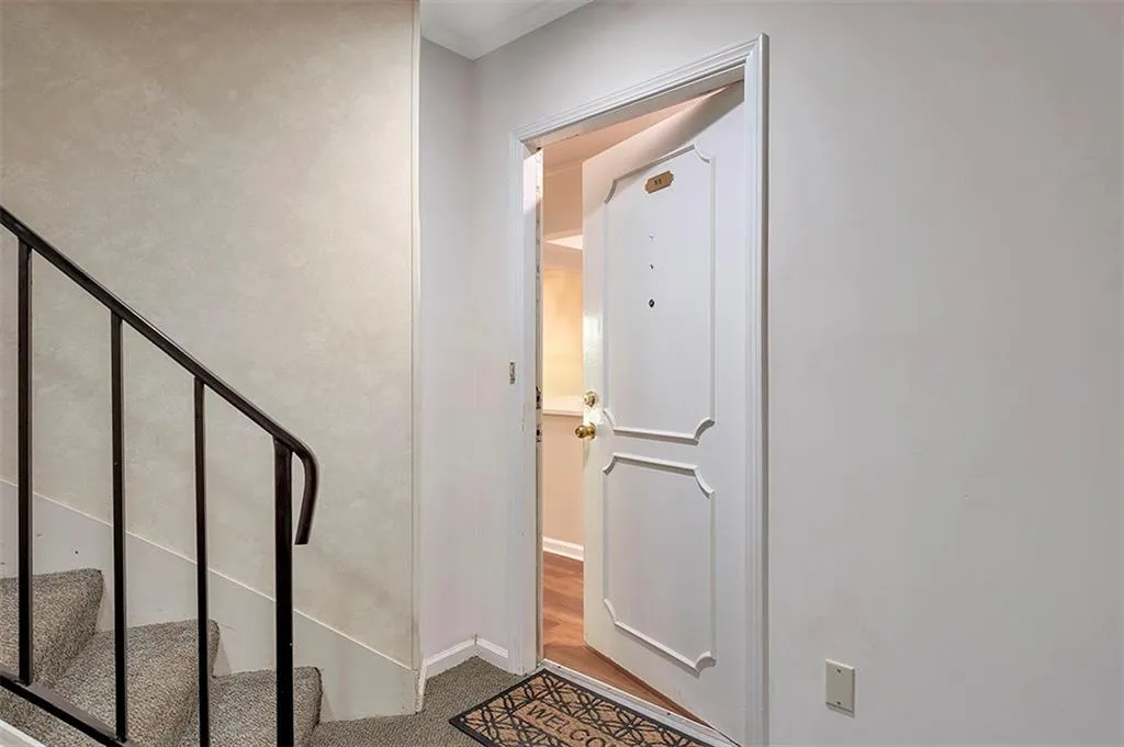 5400 Roswell Road Unit N6, Atlanta, Georgia 30342, 2 Bedrooms Bedrooms, ,2 BathroomsBathrooms,Residential,Sold,5400 Roswell Road Unit N6,7129637