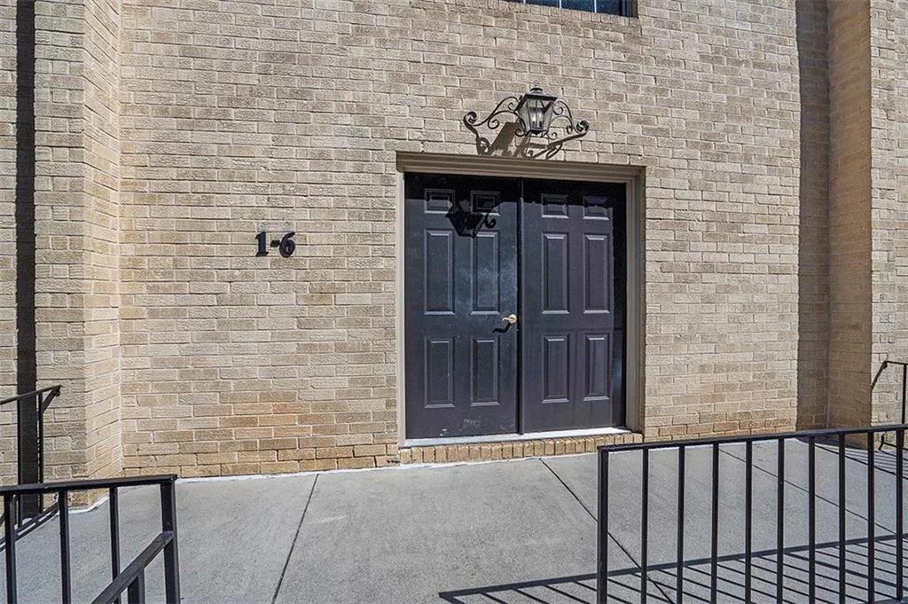 5400 Roswell Road Unit N6, Atlanta, Georgia 30342, 2 Bedrooms Bedrooms, ,2 BathroomsBathrooms,Residential,Sold,5400 Roswell Road Unit N6,7129637