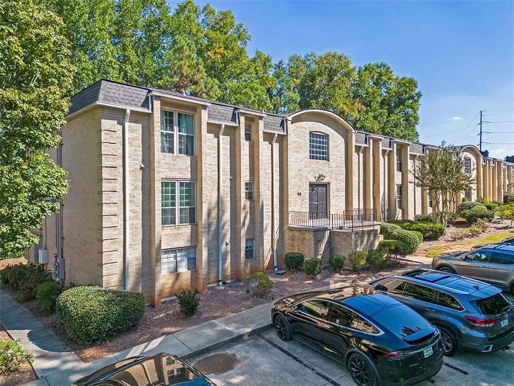5400 Roswell Road Unit N6, Atlanta, Georgia 30342, 2 Bedrooms Bedrooms, ,2 BathroomsBathrooms,Residential,Sold,5400 Roswell Road Unit N6,7129637