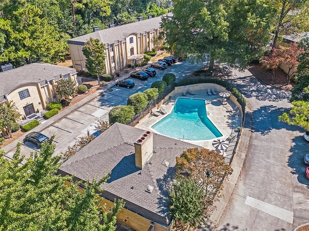 5400 Roswell Road Unit N6, Atlanta, Georgia 30342, 2 Bedrooms Bedrooms, ,2 BathroomsBathrooms,Residential,Sold,5400 Roswell Road Unit N6,7129637