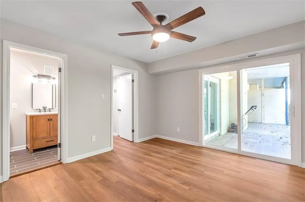 5400 Roswell Road Unit N6, Atlanta, Georgia 30342, 2 Bedrooms Bedrooms, ,2 BathroomsBathrooms,Residential,Sold,5400 Roswell Road Unit N6,7129637