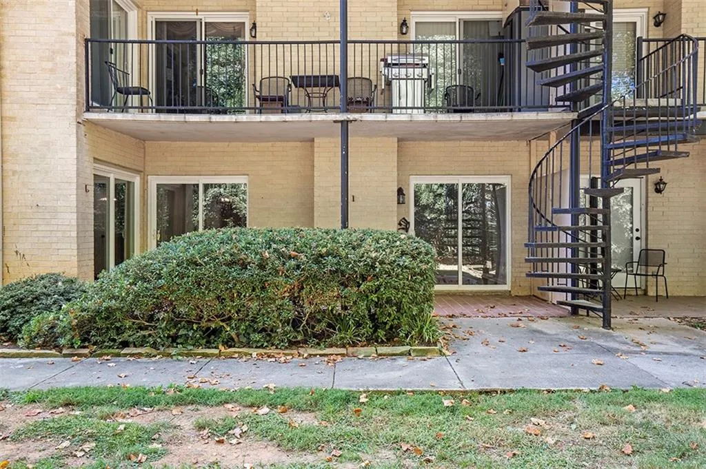 5400 Roswell Road Unit N6, Atlanta, Georgia 30342, 2 Bedrooms Bedrooms, ,2 BathroomsBathrooms,Residential,Sold,5400 Roswell Road Unit N6,7129637
