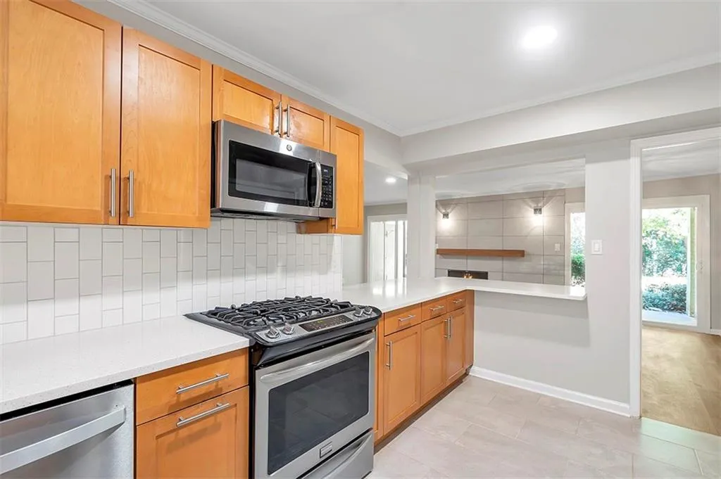 5400 Roswell Road Unit N6, Atlanta, Georgia 30342, 2 Bedrooms Bedrooms, ,2 BathroomsBathrooms,Residential,Sold,5400 Roswell Road Unit N6,7129637
