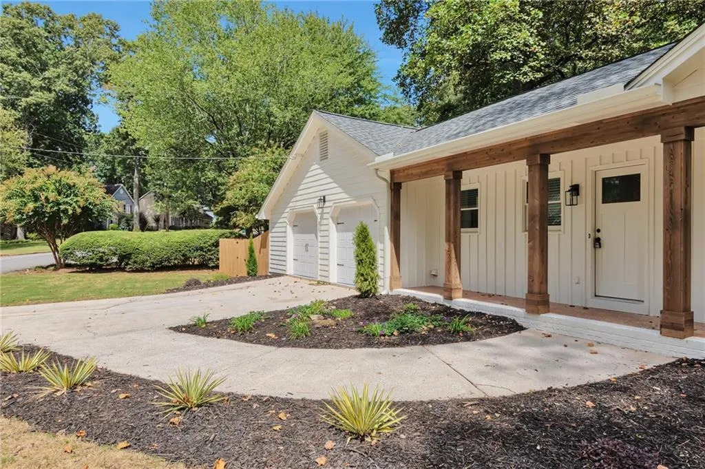 160 Dunhill Court, Atlanta, Georgia 30328, 4 Bedrooms Bedrooms, ,2 BathroomsBathrooms,Residential,Sold,160 Dunhill Court,7455112