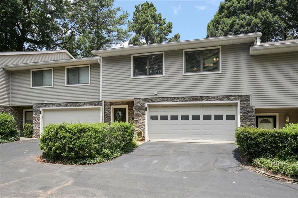 53 Basswood Circle Ne, Sandy Springs, Georgia 30328, 4 Bedrooms Bedrooms, ,3 BathroomsBathrooms,Residential,Sold,53 Basswood Circle Ne,7228350