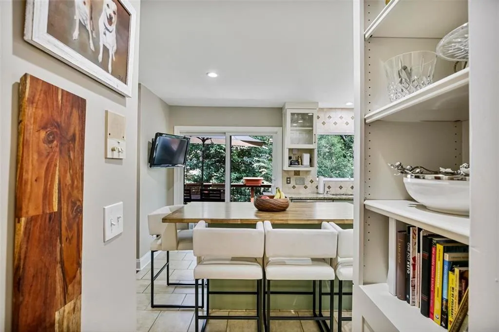 53 Basswood Circle Ne, Sandy Springs, Georgia 30328, 4 Bedrooms Bedrooms, ,3 BathroomsBathrooms,Residential,Sold,53 Basswood Circle Ne,7228350