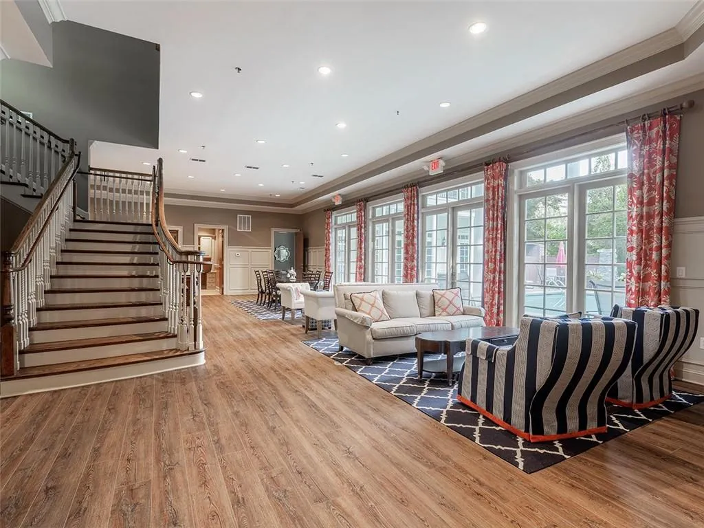 1147 Glenridge Place, Atlanta, Georgia 30342, 1 Bedroom Bedrooms, ,1 BathroomBathrooms,Residential,Sold,1147 Glenridge Place,7083546