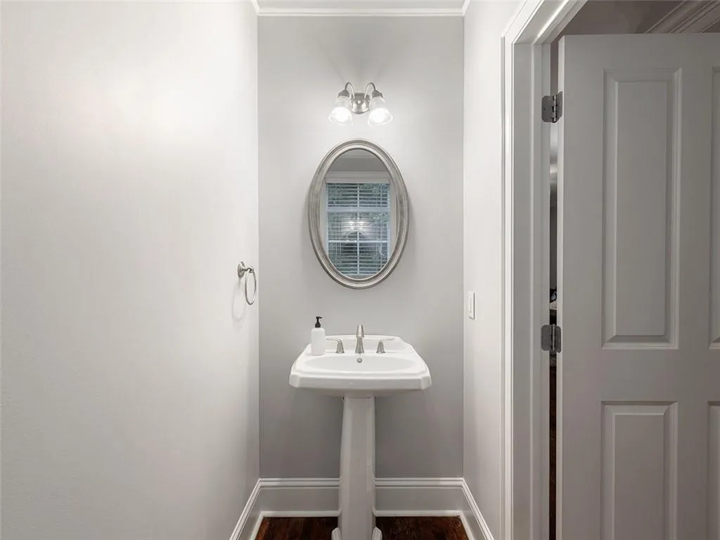 1147 Glenridge Place, Atlanta, Georgia 30342, 1 Bedroom Bedrooms, ,1 BathroomBathrooms,Residential,Sold,1147 Glenridge Place,7083546