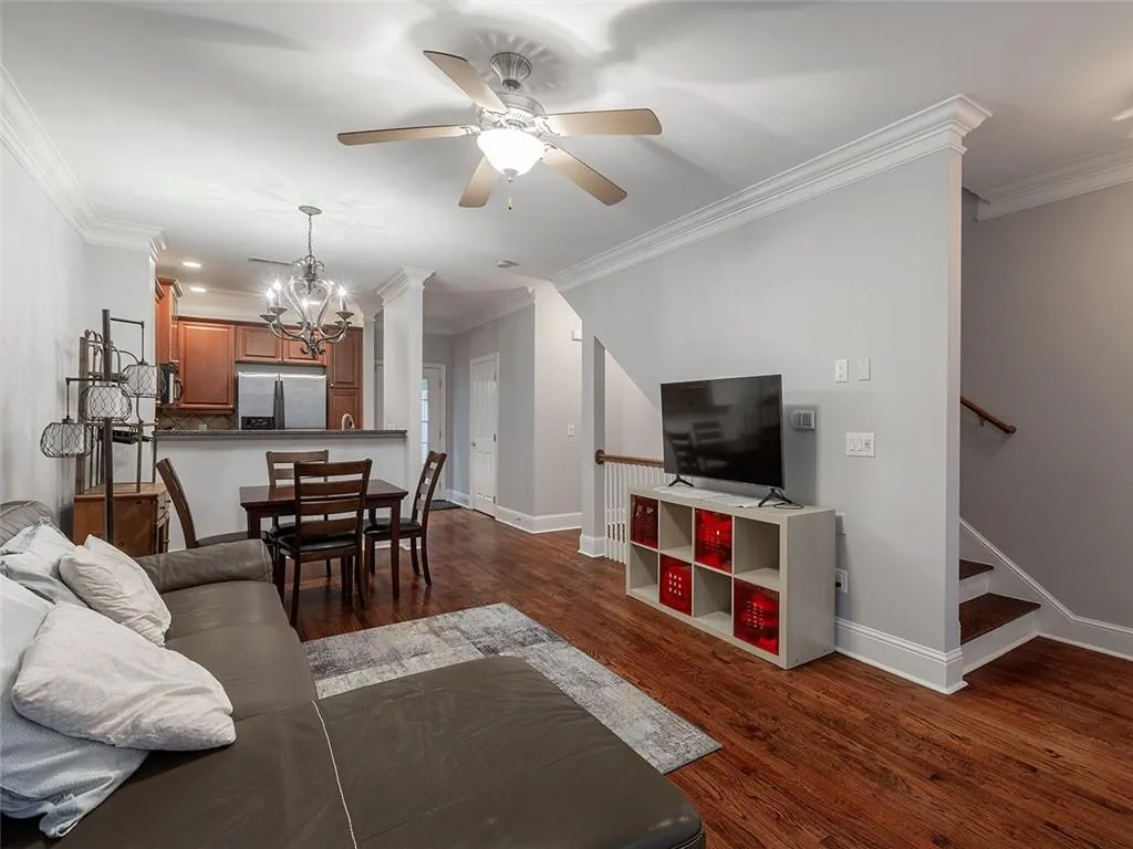 1147 Glenridge Place, Atlanta, Georgia 30342, 1 Bedroom Bedrooms, ,1 BathroomBathrooms,Residential,Sold,1147 Glenridge Place,7083546