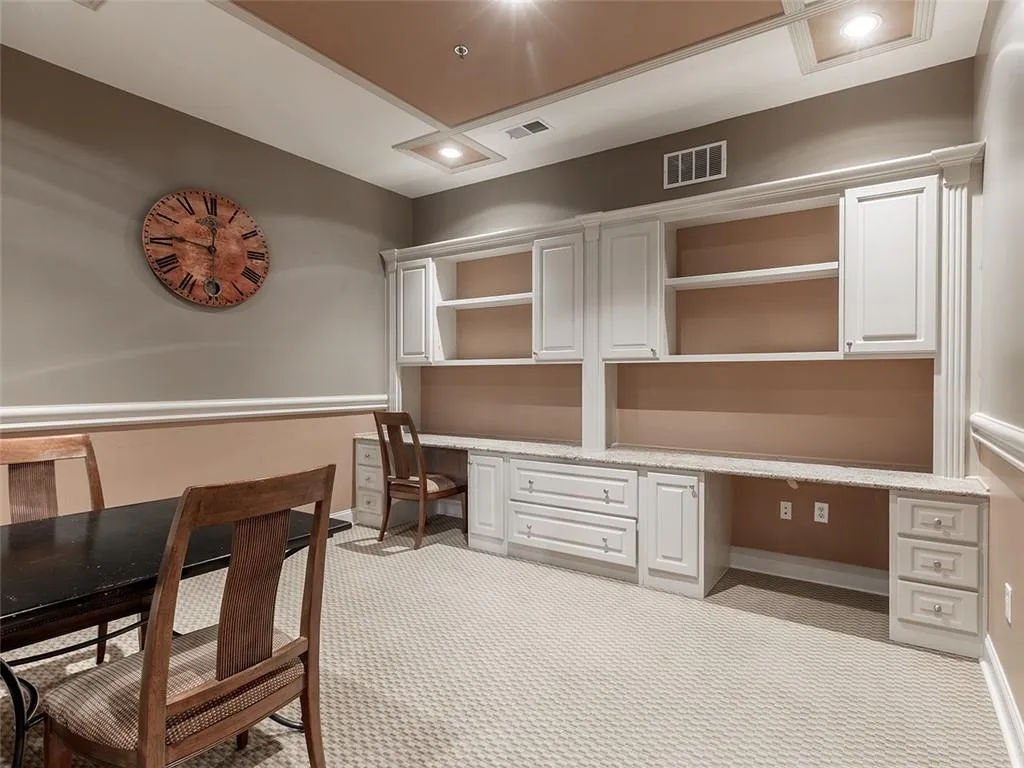 1147 Glenridge Place, Atlanta, Georgia 30342, 1 Bedroom Bedrooms, ,1 BathroomBathrooms,Residential,Sold,1147 Glenridge Place,7083546