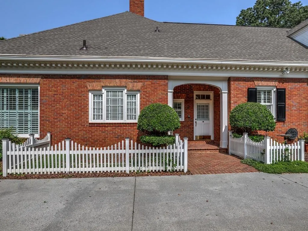 545 Old Cobblestone Drive, Sandy Springs, Georgia 30350, 6 Bedrooms Bedrooms, ,6 BathroomsBathrooms,Residential,Sold,545 Old Cobblestone Drive,6564723