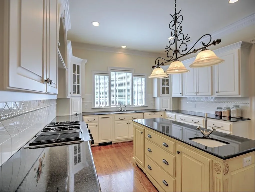 545 Old Cobblestone Drive, Sandy Springs, Georgia 30350, 6 Bedrooms Bedrooms, ,6 BathroomsBathrooms,Residential,Sold,545 Old Cobblestone Drive,6564723
