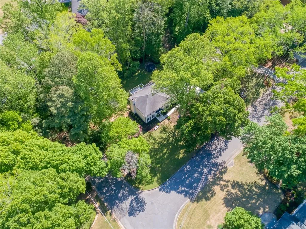 4505 Glengary Drive Ne, Atlanta, Georgia 30342, 4 Bedrooms Bedrooms, ,3 BathroomsBathrooms,Residential,For Sale,4505 Glengary Drive Ne,7642119