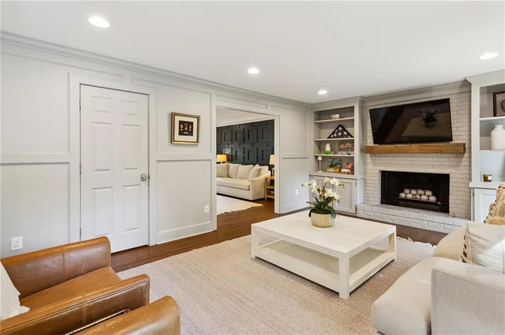 4505 Glengary Drive Ne, Atlanta, Georgia 30342, 4 Bedrooms Bedrooms, ,3 BathroomsBathrooms,Residential,For Sale,4505 Glengary Drive Ne,7642119