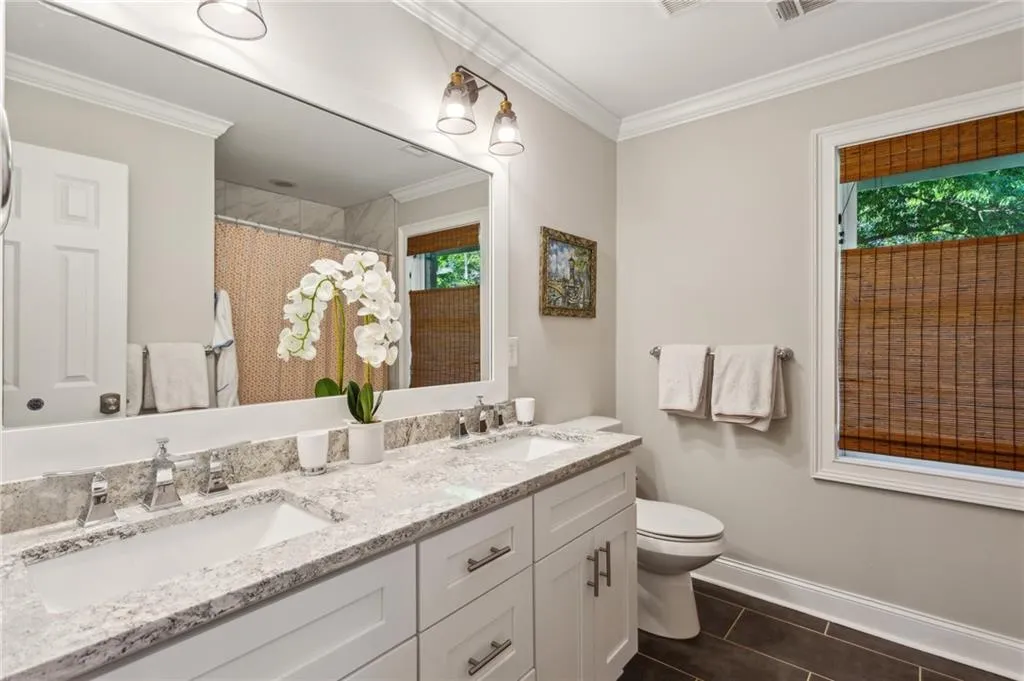 4505 Glengary Drive Ne, Atlanta, Georgia 30342, 4 Bedrooms Bedrooms, ,3 BathroomsBathrooms,Residential,For Sale,4505 Glengary Drive Ne,7642119