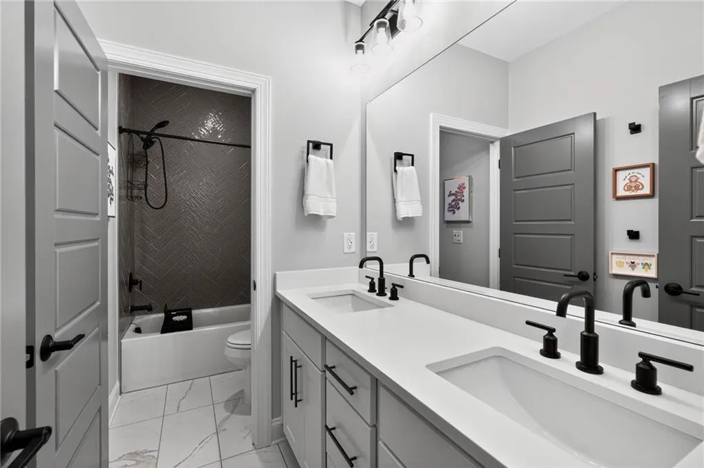 1977 Stanfield Avenue Nw, Atlanta, Georgia 30318, 5 Bedrooms Bedrooms, ,3 BathroomsBathrooms,Residential,For Sale,1977 Stanfield Avenue Nw,7662068