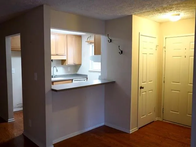 6808 Glenridge Drive Unit E, Sandy Springs, Georgia 30328, 2 Bedrooms Bedrooms, ,2 BathroomsBathrooms,Residential,Sold,6808 Glenridge Drive Unit E,6864026