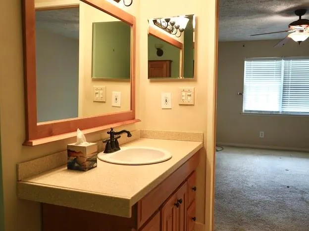 6808 Glenridge Drive Unit E, Sandy Springs, Georgia 30328, 2 Bedrooms Bedrooms, ,2 BathroomsBathrooms,Residential,Sold,6808 Glenridge Drive Unit E,6864026