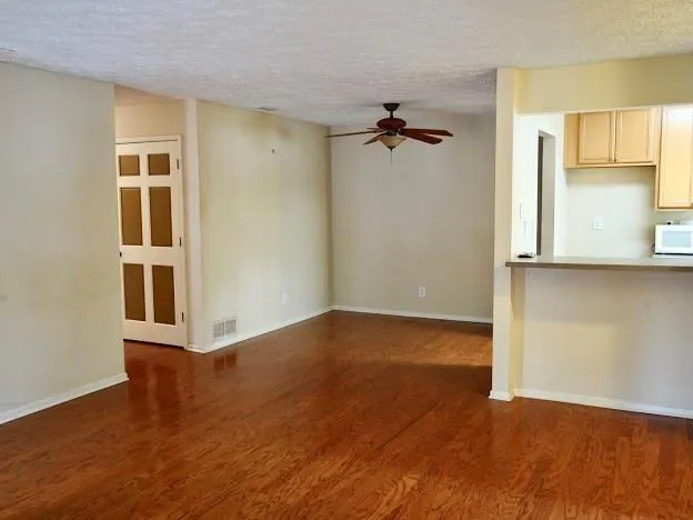 6808 Glenridge Drive Unit E, Sandy Springs, Georgia 30328, 2 Bedrooms Bedrooms, ,2 BathroomsBathrooms,Residential,Sold,6808 Glenridge Drive Unit E,6864026