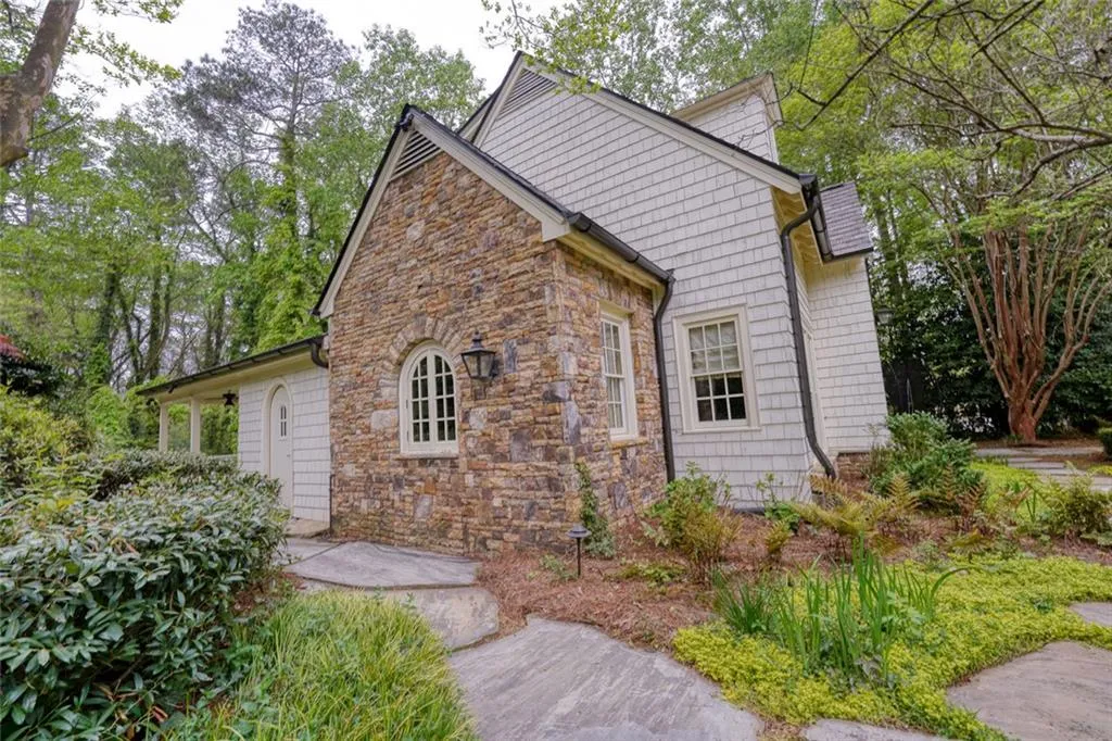 5000 Long Island Drive Nw, Sandy Springs, Georgia 30327, 7 Bedrooms Bedrooms, ,7 BathroomsBathrooms,Residential,For Sale,5000 Long Island Drive Nw,7755316