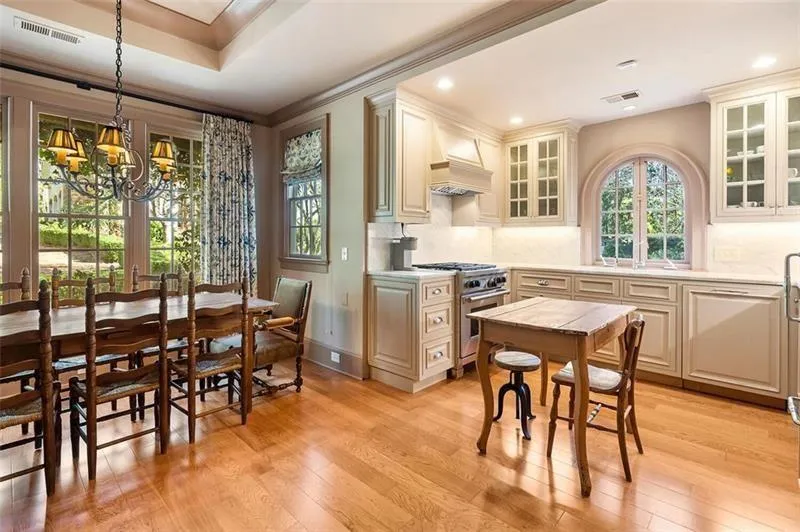 5000 Long Island Drive Nw, Sandy Springs, Georgia 30327, 7 Bedrooms Bedrooms, ,7 BathroomsBathrooms,Residential,For Sale,5000 Long Island Drive Nw,7755316