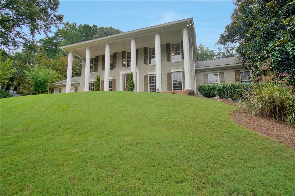 150 Spalding Mill, Sandy Springs, Georgia 30350, 6 Bedrooms Bedrooms, ,4 BathroomsBathrooms,Residential,Sold,150 Spalding Mill,6786134