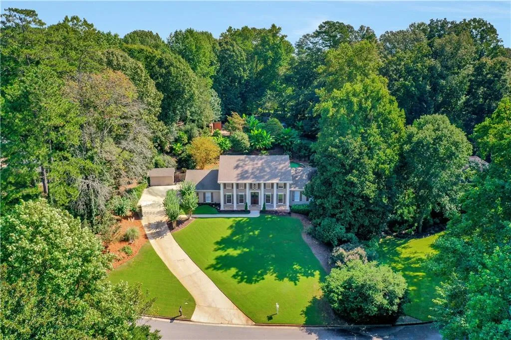 150 Spalding Mill, Sandy Springs, Georgia 30350, 6 Bedrooms Bedrooms, ,4 BathroomsBathrooms,Residential,Sold,150 Spalding Mill,6786134