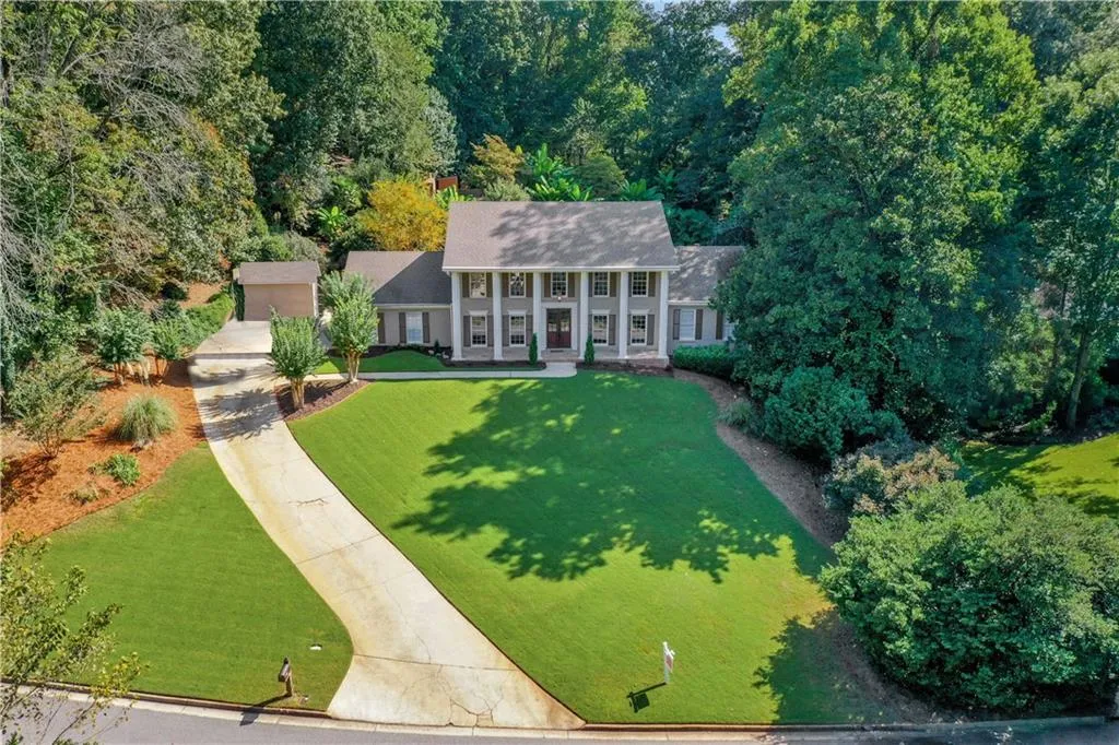 150 Spalding Mill, Sandy Springs, Georgia 30350, 6 Bedrooms Bedrooms, ,4 BathroomsBathrooms,Residential,Sold,150 Spalding Mill,6786134