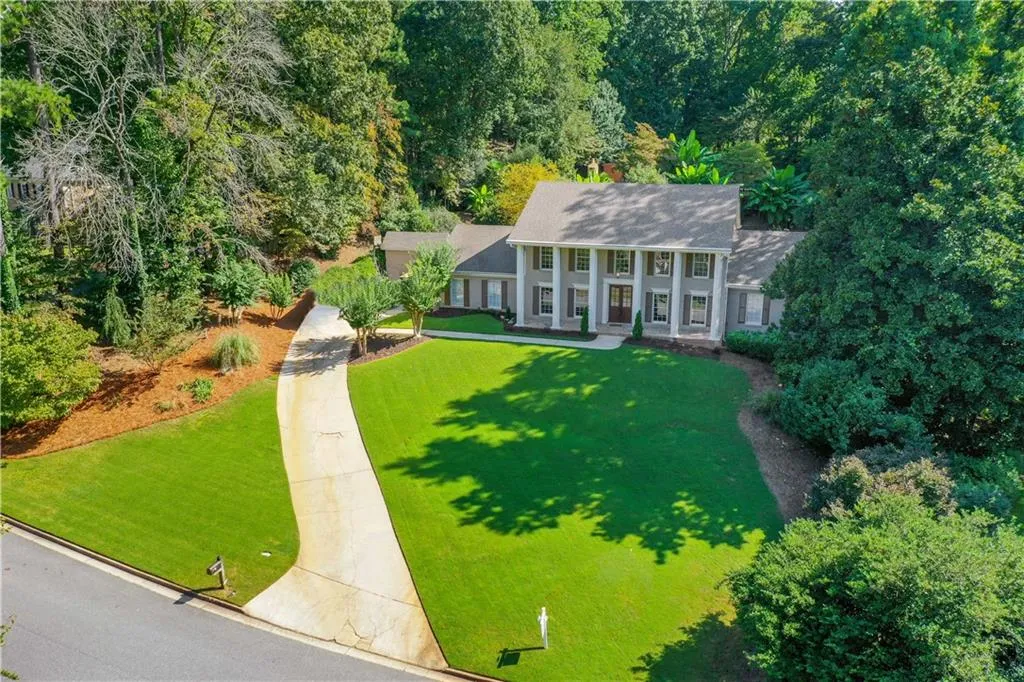 150 Spalding Mill, Sandy Springs, Georgia 30350, 6 Bedrooms Bedrooms, ,4 BathroomsBathrooms,Residential,Sold,150 Spalding Mill,6786134