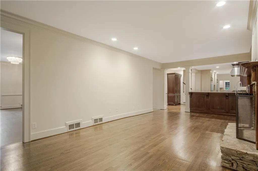 150 Spalding Mill, Sandy Springs, Georgia 30350, 6 Bedrooms Bedrooms, ,4 BathroomsBathrooms,Residential,Sold,150 Spalding Mill,6786134