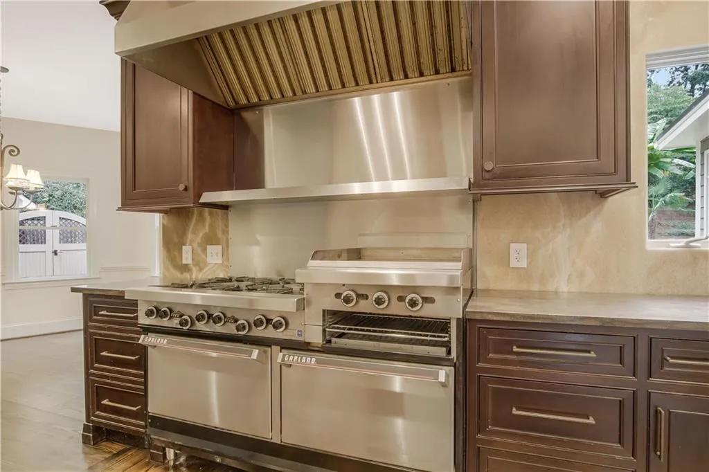 150 Spalding Mill, Sandy Springs, Georgia 30350, 6 Bedrooms Bedrooms, ,4 BathroomsBathrooms,Residential,Sold,150 Spalding Mill,6786134