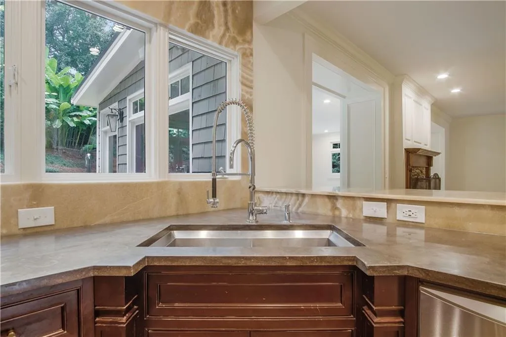 150 Spalding Mill, Sandy Springs, Georgia 30350, 6 Bedrooms Bedrooms, ,4 BathroomsBathrooms,Residential,Sold,150 Spalding Mill,6786134