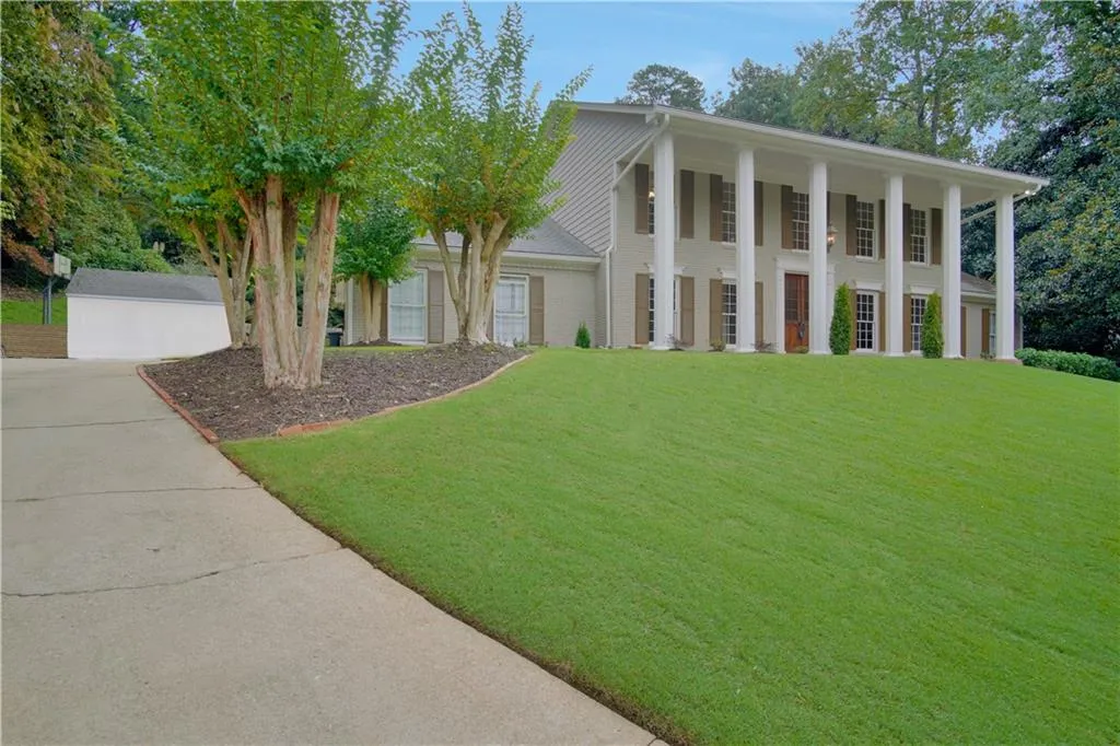 150 Spalding Mill, Sandy Springs, Georgia 30350, 6 Bedrooms Bedrooms, ,4 BathroomsBathrooms,Residential,Sold,150 Spalding Mill,6786134