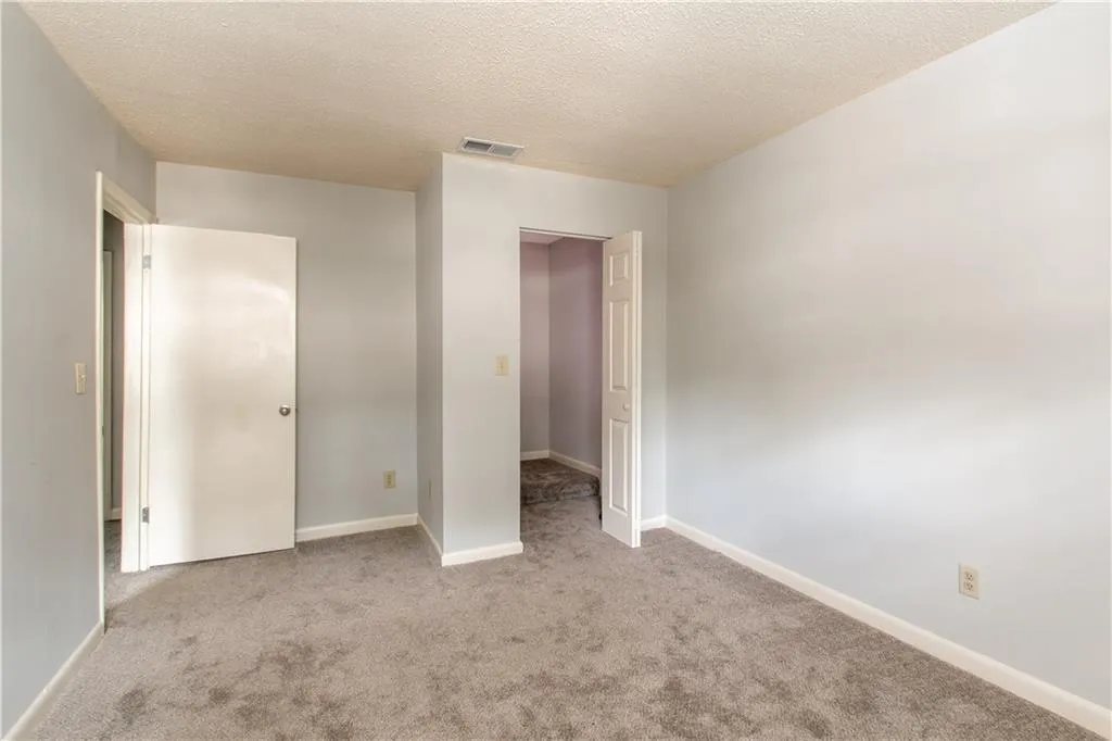 6900 Roswell Road Unit K1, Sandy Springs, Georgia 30328, 3 Bedrooms Bedrooms, ,2 BathroomsBathrooms,Residential,Sold,6900 Roswell Road Unit K1,6897854