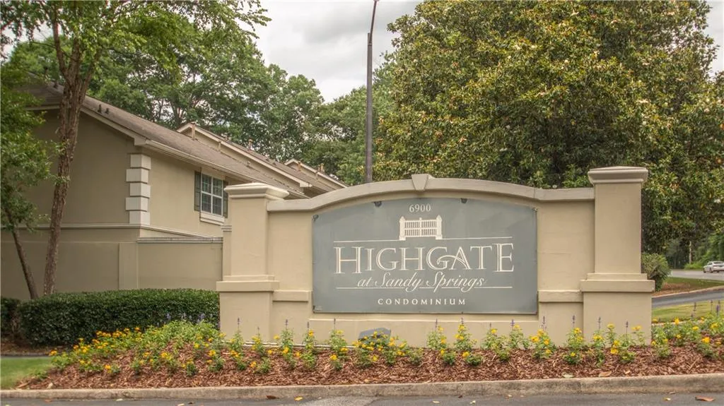 6900 Roswell Road Unit K1, Sandy Springs, Georgia 30328, 3 Bedrooms Bedrooms, ,2 BathroomsBathrooms,Residential,Sold,6900 Roswell Road Unit K1,6897854