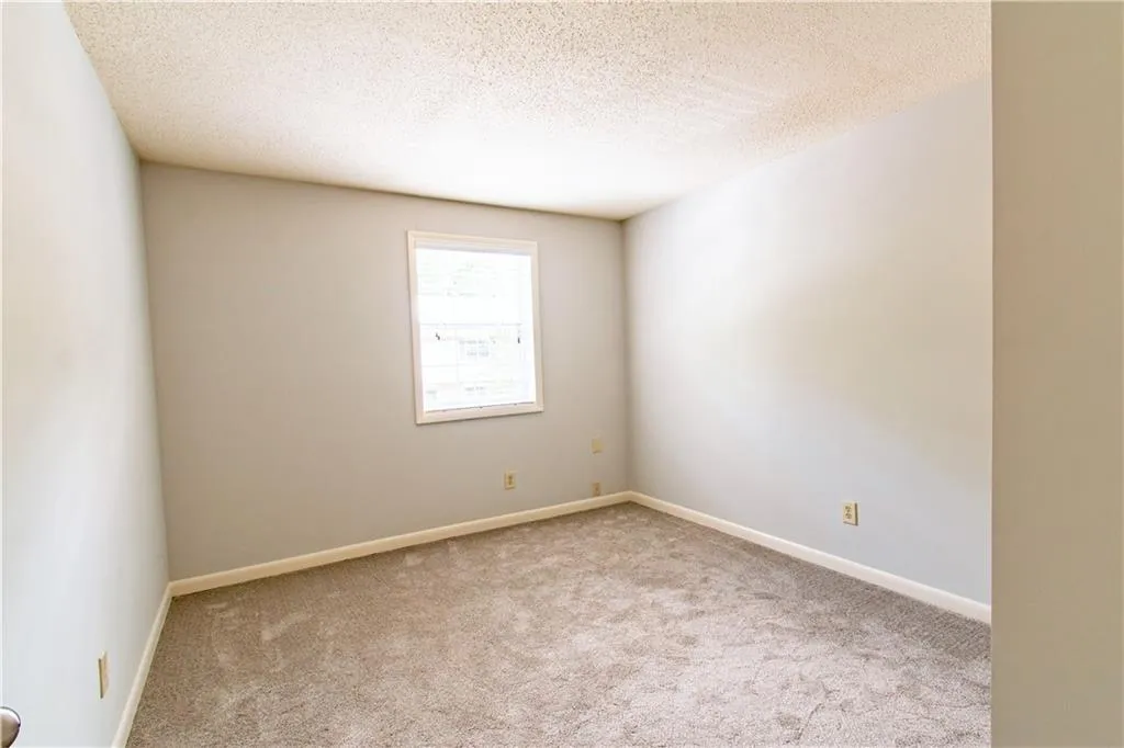 6900 Roswell Road Unit K1, Sandy Springs, Georgia 30328, 3 Bedrooms Bedrooms, ,2 BathroomsBathrooms,Residential,Sold,6900 Roswell Road Unit K1,6897854