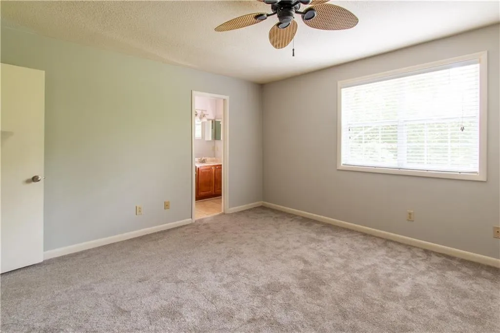 6900 Roswell Road Unit K1, Sandy Springs, Georgia 30328, 3 Bedrooms Bedrooms, ,2 BathroomsBathrooms,Residential,Sold,6900 Roswell Road Unit K1,6897854