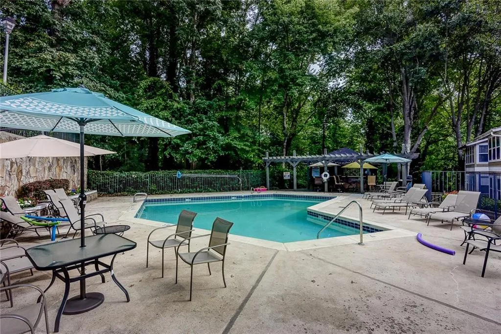 5153 Roswell Road Unit 10, Atlanta, Georgia 30342, 1 Bedroom Bedrooms, ,1 BathroomBathrooms,Residential,Sold,5153 Roswell Road Unit 10,5901955