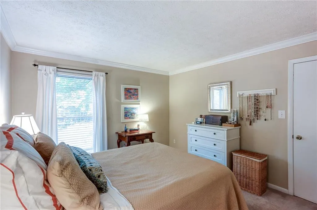 5153 Roswell Road Unit 10, Atlanta, Georgia 30342, 1 Bedroom Bedrooms, ,1 BathroomBathrooms,Residential,Sold,5153 Roswell Road Unit 10,5901955