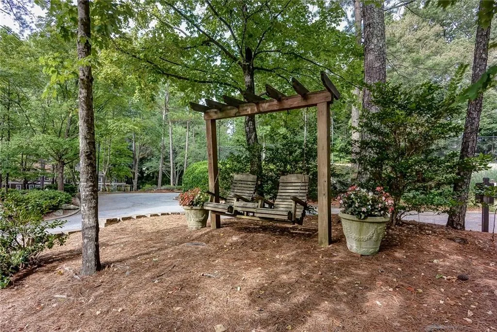 5153 Roswell Road Unit 10, Atlanta, Georgia 30342, 1 Bedroom Bedrooms, ,1 BathroomBathrooms,Residential,Sold,5153 Roswell Road Unit 10,5901955