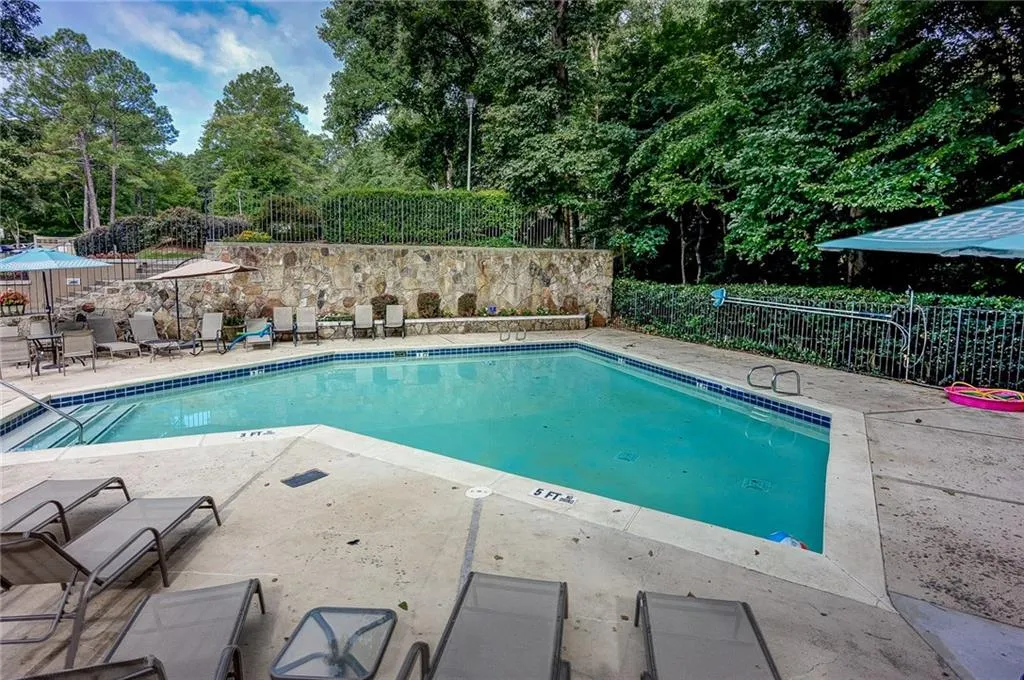 5153 Roswell Road Unit 10, Atlanta, Georgia 30342, 1 Bedroom Bedrooms, ,1 BathroomBathrooms,Residential,Sold,5153 Roswell Road Unit 10,5901955