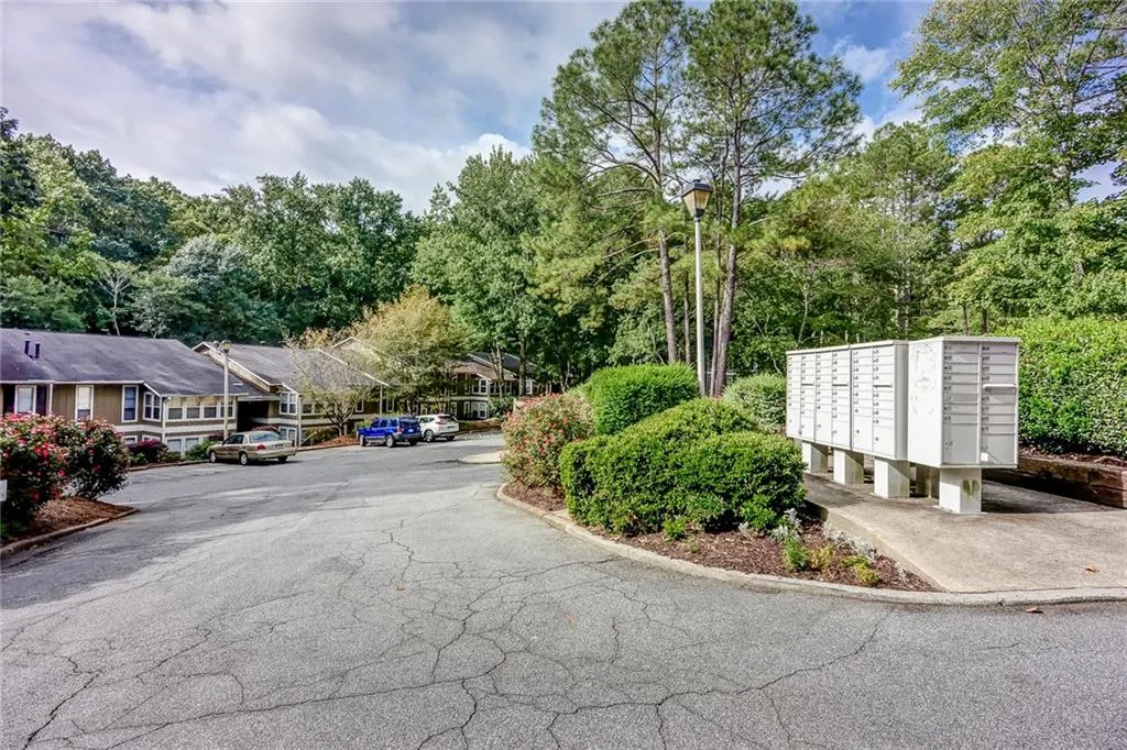5153 Roswell Road Unit 10, Atlanta, Georgia 30342, 1 Bedroom Bedrooms, ,1 BathroomBathrooms,Residential,Sold,5153 Roswell Road Unit 10,5901955