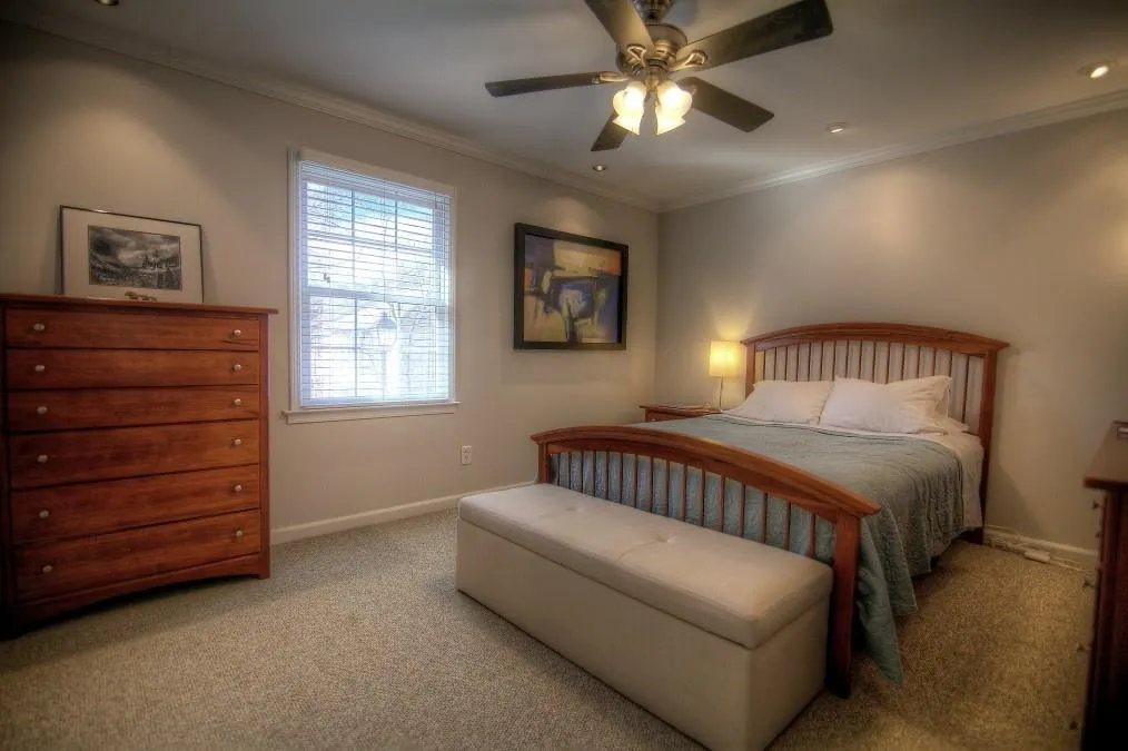 6700 Roswell Road Ne Unit 23c, Sandy Springs, Georgia 30328, 2 Bedrooms Bedrooms, ,1 BathroomBathrooms,Residential,Sold,6700 Roswell Road Ne Unit 23c,5634653