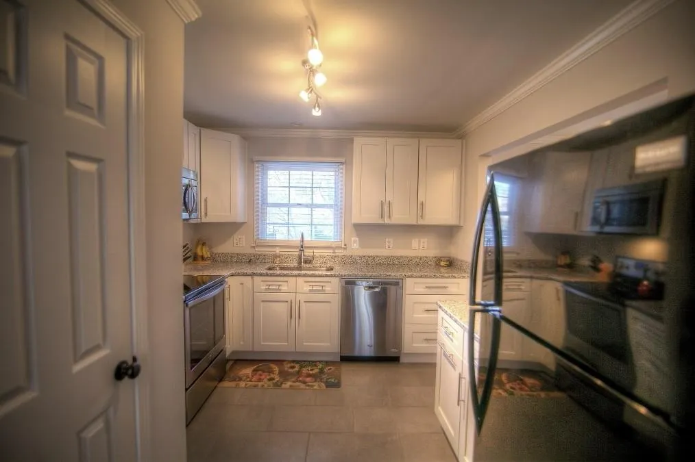 6700 Roswell Road Ne Unit 23c, Sandy Springs, Georgia 30328, 2 Bedrooms Bedrooms, ,1 BathroomBathrooms,Residential,Sold,6700 Roswell Road Ne Unit 23c,5634653