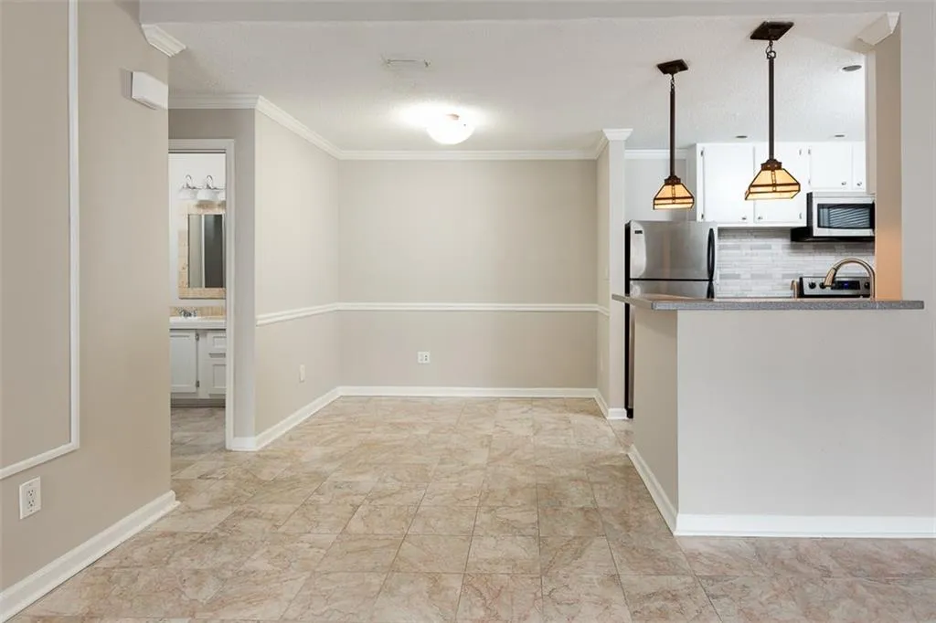 321 Granville Court, Atlanta, Georgia 30328, 2 Bedrooms Bedrooms, ,2 BathroomsBathrooms,Residential,Sold,321 Granville Court,5985218