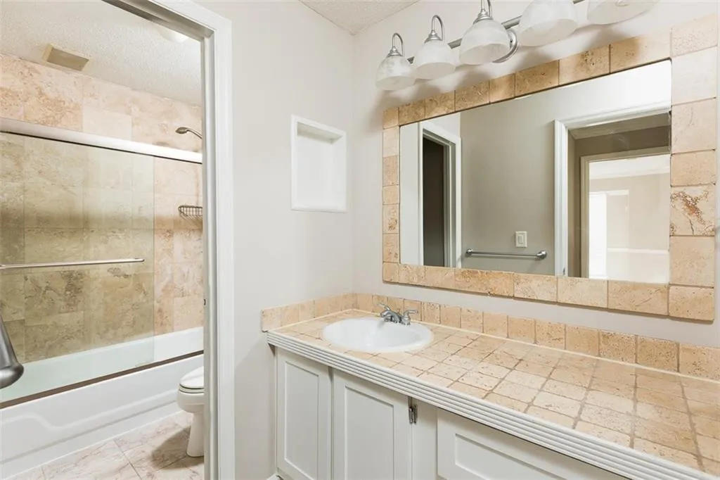 321 Granville Court, Atlanta, Georgia 30328, 2 Bedrooms Bedrooms, ,2 BathroomsBathrooms,Residential,Sold,321 Granville Court,5985218